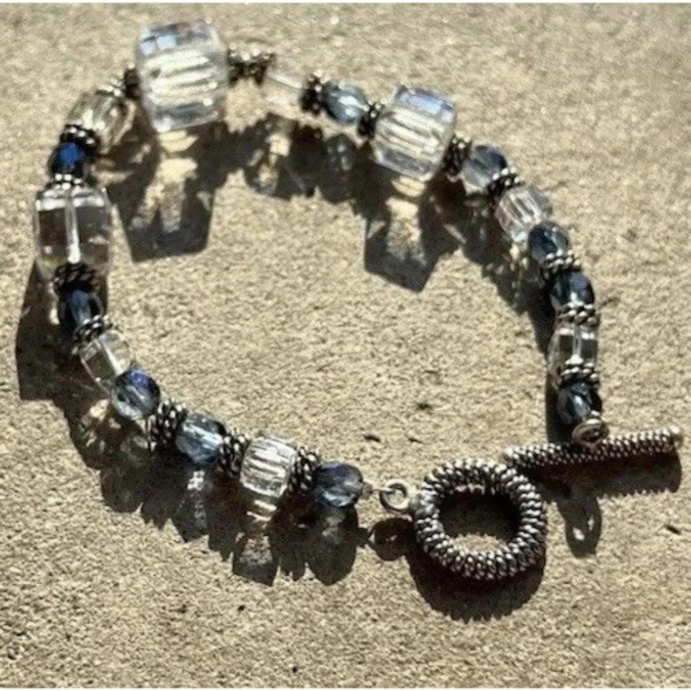 Vintage Silver Boho Chunky Blue White Clear Beaded Glass Women’s Sz 7”
